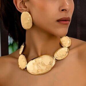 Stylish And Bold 3pc Set Metallic Geometric Pendants Necklace & Earrings Z229